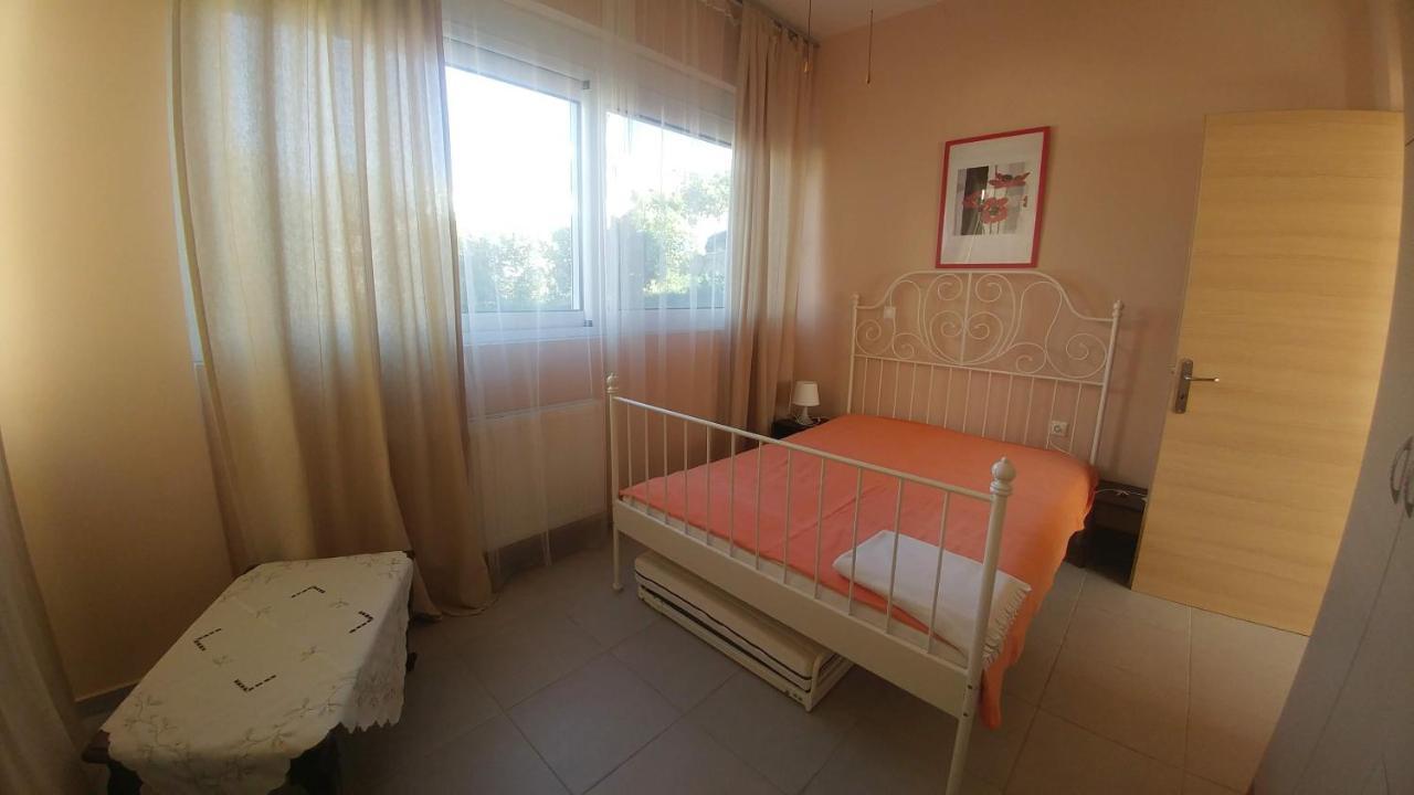 Family Apartment Derveni Eksteriør bilde
